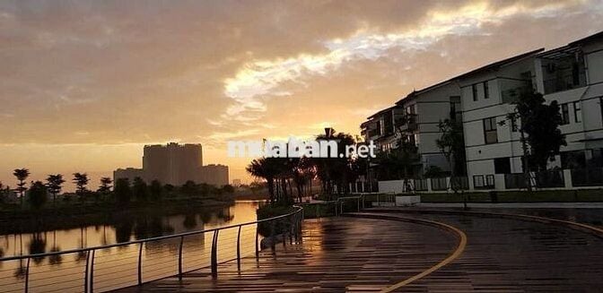 Bán nhanh Shophouse căn góc khu đô thị Vinhomes Thăng Long