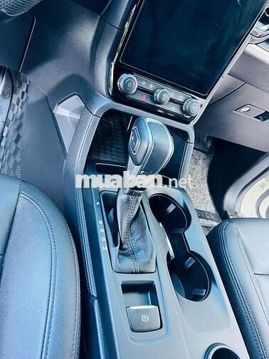 Ford Everest 2023 Titanium 2.0L 4x2 AT - 40000 km