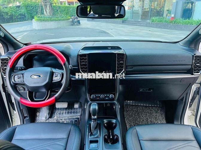 Ford Everest 2023 Titanium 2.0L 4x2 AT - 40000 km