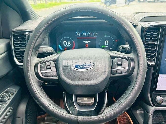 Ford Everest 2023 Titanium 2.0L 4x2 AT - 46000 km