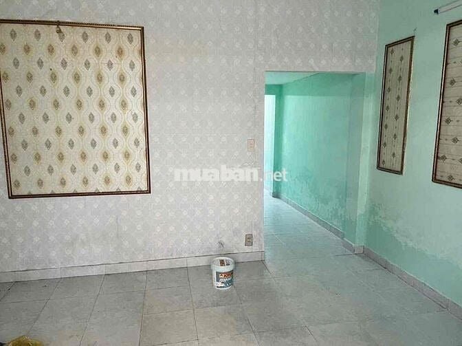 Nhà cấp 4  1pn 1 gác ngay tiểu học nguyễn văn thệ 4,5 triệu