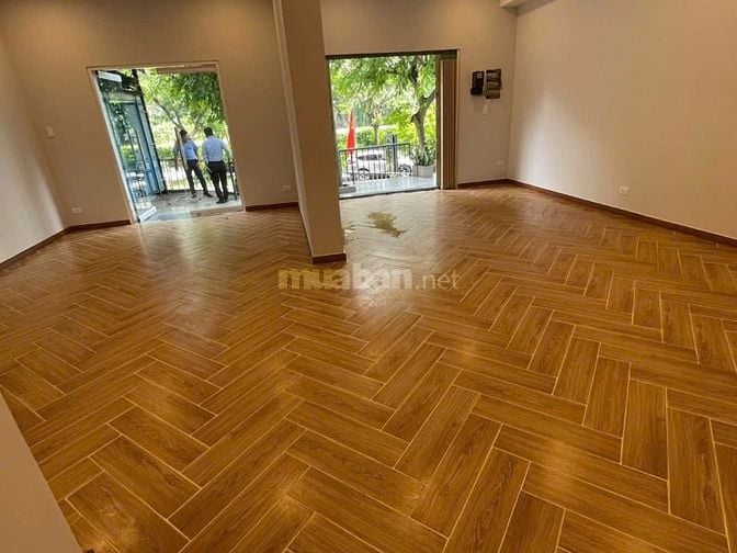 Cho thuê Shop chân đế mặt tiền Hoàng Quốc Việt vị tri đẹp nhà mới .
