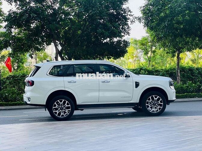 Ford Everest 2023 Titanium 2.0L 4x2 AT - 40000 km