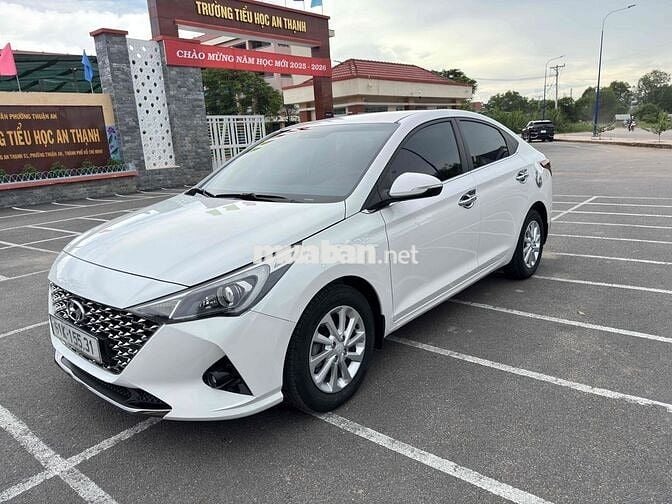 Hyundai Accent 2022 1.4 AT - 49 km