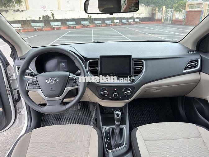 Hyundai Accent 2022 1.4 AT - 49 km