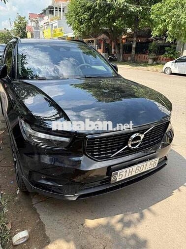Volvo XC40 2019 R-Design 2019 - 90000 km