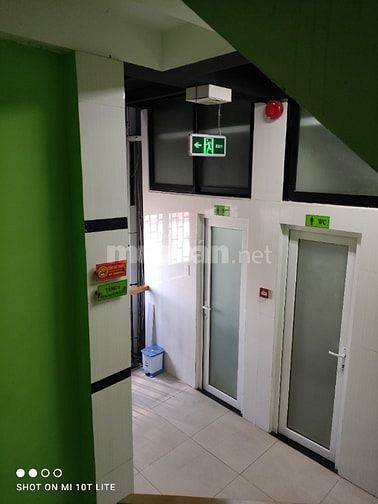 Bán hoặc cho thuê MT tòa nhà nhiều tầng 5*20 có thang máy, hầm để xe.