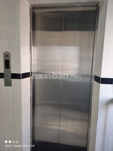 Bán hoặc cho thuê MT tòa nhà nhiều tầng 5*20 có thang máy, hầm để xe.