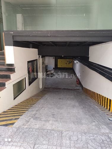 Bán hoặc cho thuê MT tòa nhà nhiều tầng 5*20 có thang máy, hầm để xe.