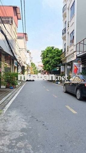 ĐẤT VUÔNG VẮN , CÁCH VIN 1 NHÀ ,ĐƯƠNG THÔNG XE TRÁNH TÌM CHỦ MỚI