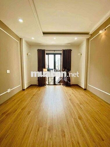 Nhà rộng rãi, hẻm xe hơi 4PN. Tiện ở và kinh doanh đa ngành.