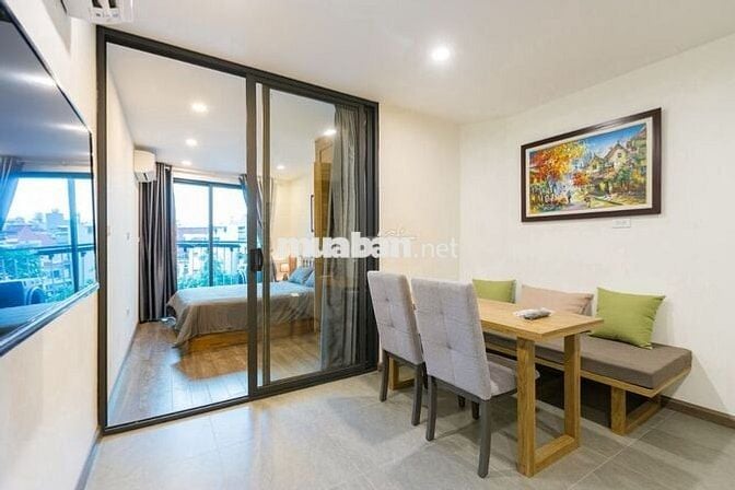 Cho thuê 1n1k Phố Yên Hoa, ban công view Hồ, full đồ thang máy giá 9tr