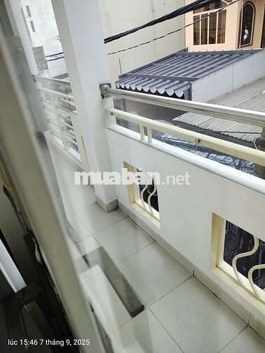 Nhà nguyên căn Hẻm xe hơi thông tới cửa Trần Văn ĐangQuận 3