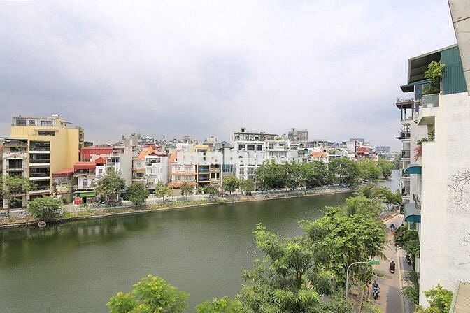 Cho thuê 1n1k Phố Yên Hoa, ban công view Hồ, full đồ thang máy giá 9tr