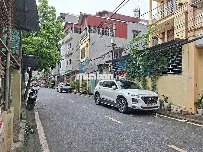 ĐẤT VUÔNG VẮN , CÁCH VIN 1 NHÀ ,ĐƯƠNG THÔNG XE TRÁNH TÌM CHỦ MỚI
