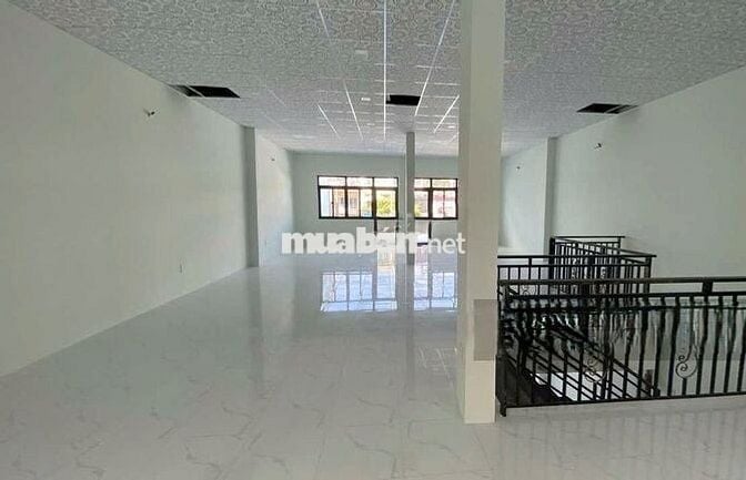 🔥 CHO THUÊ NHÀ MT CÁCH MẠNG THÁNG 8 - 10X26M - TRỆT LẦU TRỐNG SUỐT