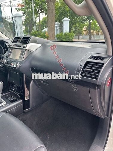 Toyota Prado 2.7 TXL màu trắng/đen Sx 12/2016