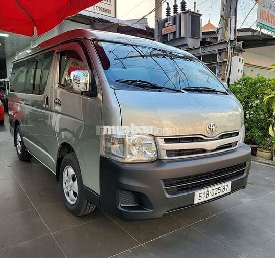 Toyota Hiace 2011 máy xăng - chạy 46.000 km