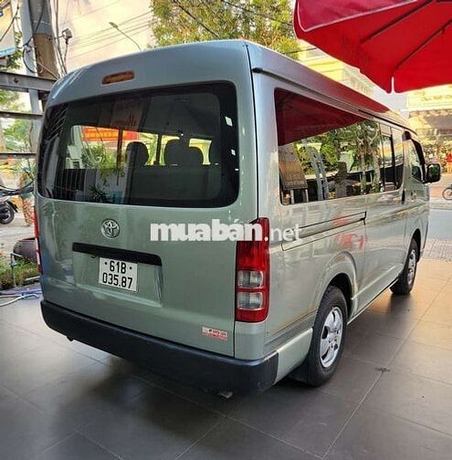 Toyota Hiace 2011 máy xăng - chạy 46.000 km