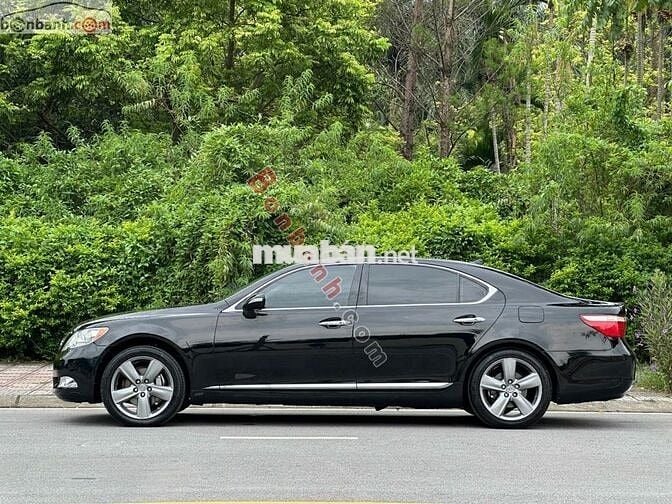 Lexus LS 460L, sản xuất 2007.