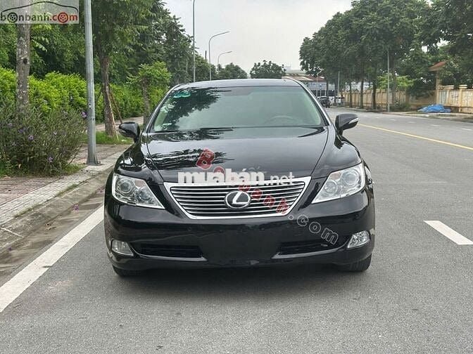 Lexus LS 460L, sản xuất 2007.