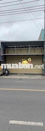 cho thuê nhà cấp 4 mặt tiêng đường Lê Hồng Phong, ngang 6 m tại dĩ an