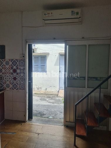 Cho thuê nhà hẻm 830 sư vạn hạnh