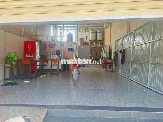 cho thuê nhà cấp 4 mặt tiêng đường Lê Hồng Phong, ngang 6 m tại dĩ an