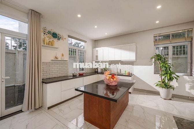 Cho thuê Biệt thu gần biển, 5 phòng ngủ, bể bơi riêng