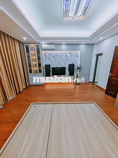 BÁN NHÀ CẦU GIẤY – FULL NỘI THẤT XỊN – Ô TÔ VÀO NHÀ – 6 TẦNG