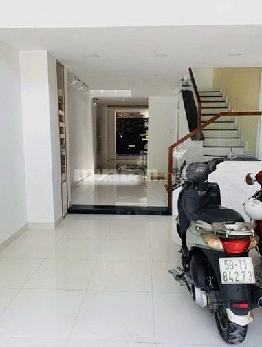 Cô chú về quê hạ giá căn nhà Nguyễn Tiểu La - Quận 10 -Hạ còn 4 tỷ 150