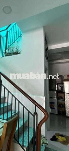NHÀ 2TẦNG HUỲNH TẤN PHÁT GẦN KCX TÂN THUẬN - NGANG 4M - NHĨN 6 TỶ.