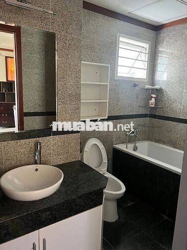 Mình cần pass phòng ở phú hoàng anh view cửa sổ thoáng mát đẹp