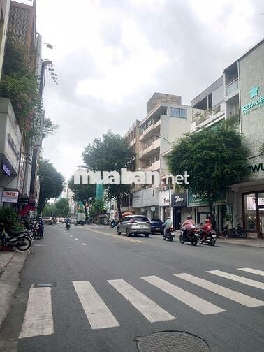 Cho thuê nhà MT Võ Văn Tần, P5, Q3. 5x15m T+4L + TM +8pn- Giá 60tr
