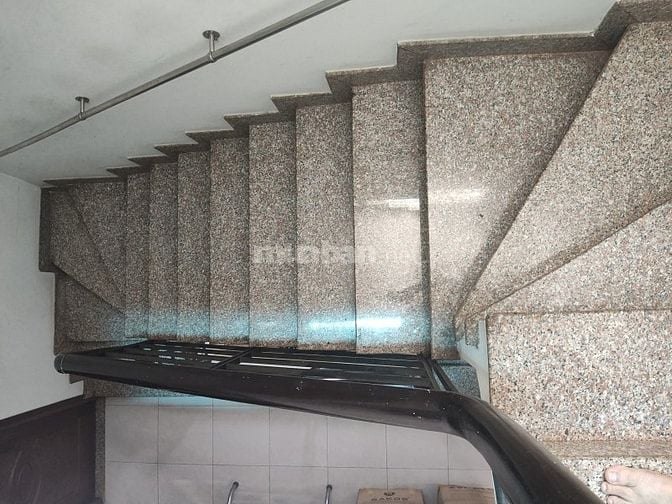 NGAY CHỢ BÀ CHIỀU- BÌNH THẠNH- NGANG 6,1M- 93m2- 11 PHÒNG- 18 TỶ TL