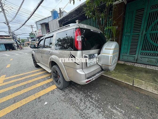 Ford Everest 2012 Limited số sàn máy dầu