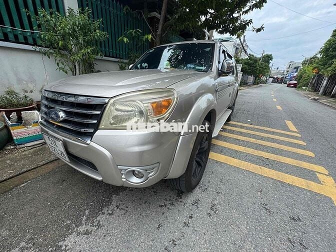 Ford Everest 2012 Limited số sàn máy dầu