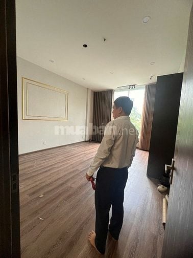 Chính chủ cho thue gấp nhà mặt tiền đường Nguyễn Đình Chiểu Quận 3