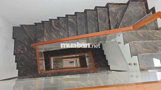 Bán nhà 1 trệt 1 lửng 3 lầu 4 phòng 5 tolet