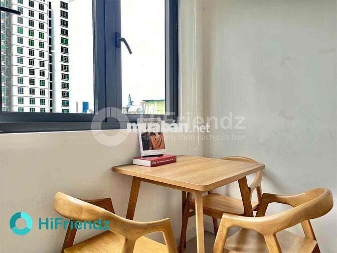 Căn hộ Full nội thất, ban công, Gần đh Hutech, UTH, UEF, toà thang máy