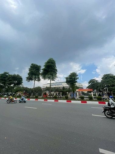 BÁN TÒA NHÀ VĂN PHÒNG 10 TẦNG DIỆN TÍCH 101M2 MẶT PHỐ VĂN CAO 