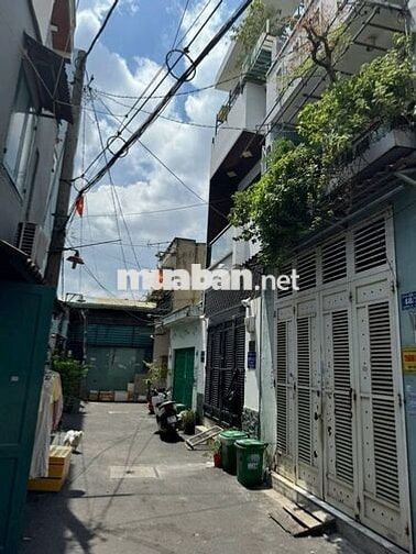 Ngang 4,5m dài 11,5m. 3 tầng, oto vào nhà. Kế Lê Văn Quới. Chỉ 5,7 tỷ