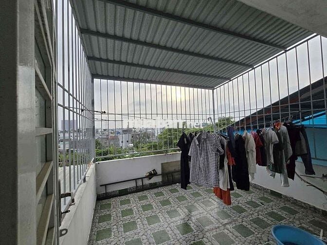 Cho Thuê Nhà Gần Chợ Cầu Đồng DT 180m2 1Trệt 3Lầu 4Pn 3Wc Sân Thượng