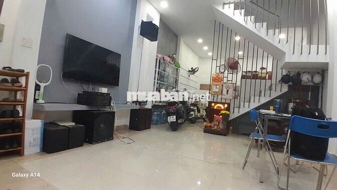 Ngang 4,5m dài 11,5m. 3 tầng, oto vào nhà. Kế Lê Văn Quới. Chỉ 5,7 tỷ