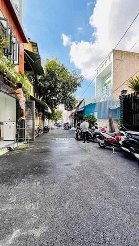 Cần tiền bán gấp căn,Quận 2. Giá chỉ 3tyX 70m2, hẻm oto6m SHR GỌI GẤP