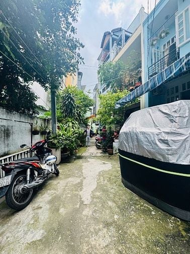 BÁN NHÀ BĐT Ô TÔ ĐỂ TRONG NHÀ- DT ĐẸP 8,4x12,6M - HẺM NHỰA SẠCH ĐẸP