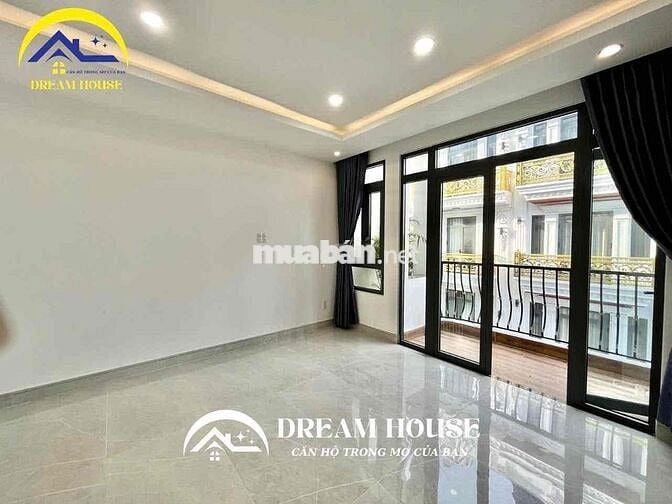 CỰC RẺ STUDIO BAN CÔNG THOÁNG MÁT GẦN NGAY NGÃ TƯ BỐN XÃ