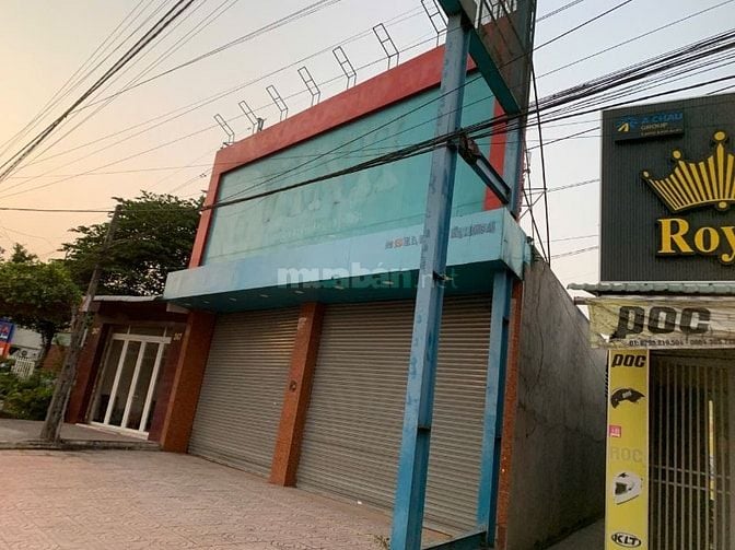 🌹 Nhà mặt tiền QL1A, TT Bến Lức, 10x90m, sổ hồng riêng, giá cực rẻ