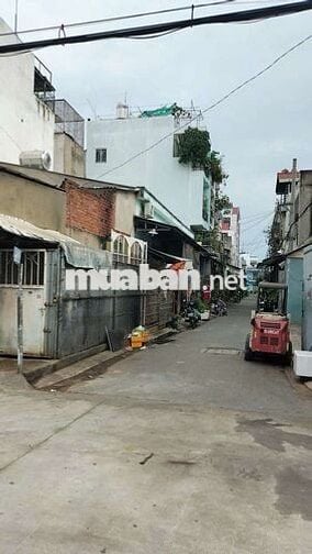 Bán nhà có sổ hồng ở Bình Tân, đường Chiến lược
