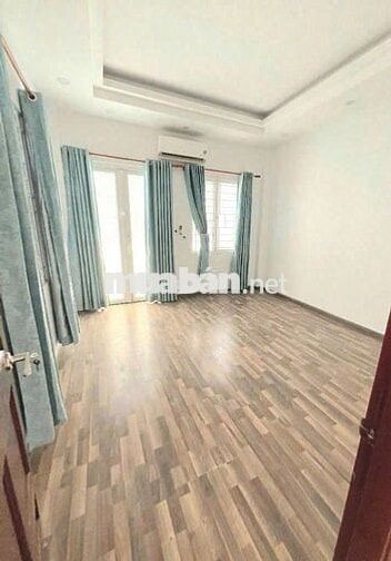 CỰC PHẨM ! CHO THUÊ NHÀ 221C Võ Văn Tần, Nhà mới 100% DTSD 400m2